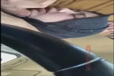 Ukhti Hijab Cantik Pasrah Servis Mobil Mobil